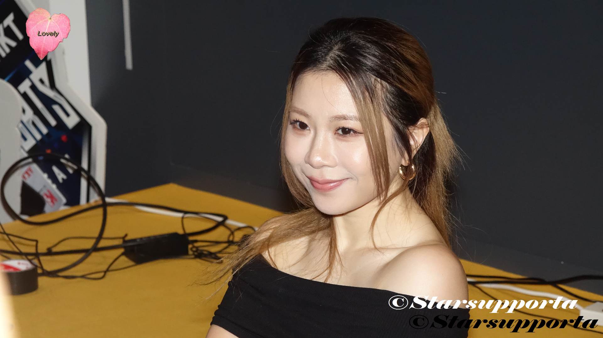 20250825 温穎琦 涼涼 Ollie @ 香港電腦通訊節 - 17LIVE直播主現場遊戲環節 @ 香港會議展覽中心